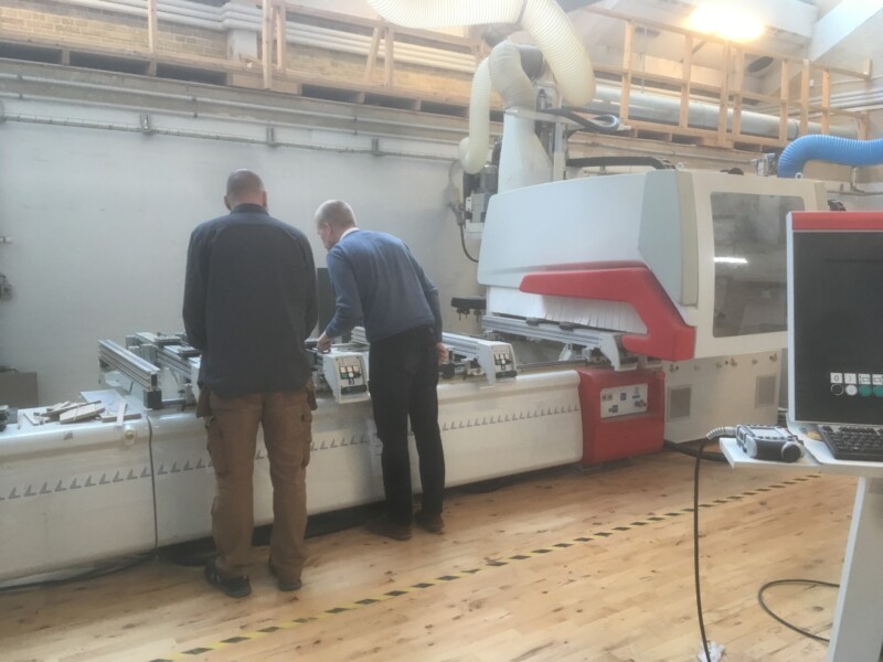 Vores nye 'legetøj': CNC-fræsemaskiner til bindingsværkssamlinger på Snedkerskolen NEXT-Uddannelse.